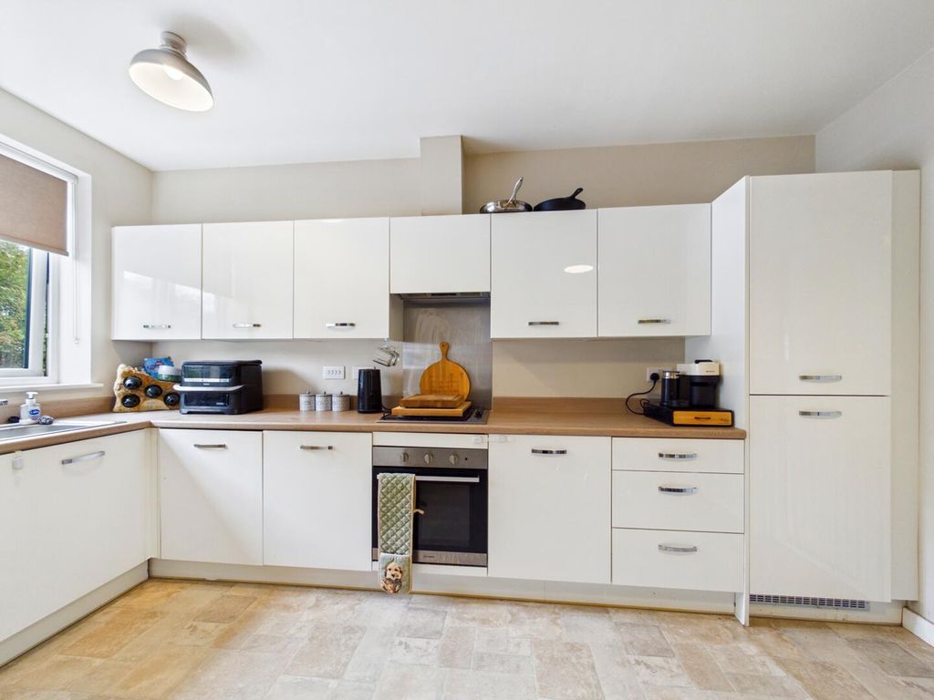Property photo 2 of 12 Kitchen