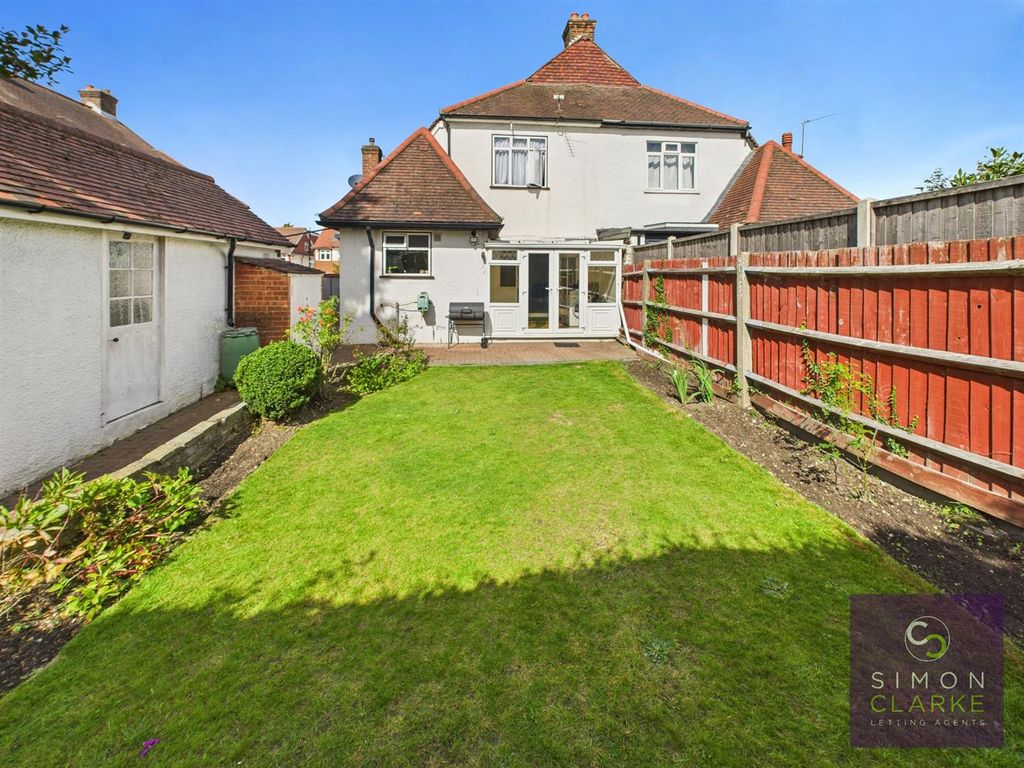 Property photo 2 of 17 Cam05425G0-Pr0047-Still020.Jpg