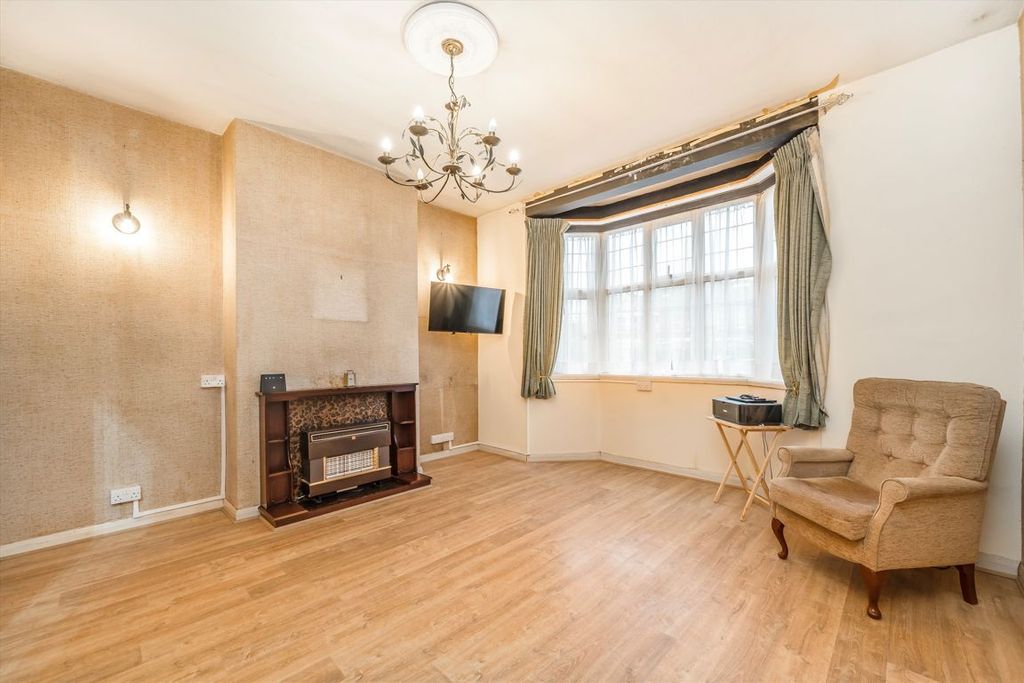 Property photo 2 of 7