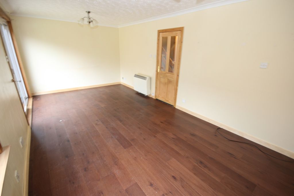 Property photo 3 of 15 Lounge Alt