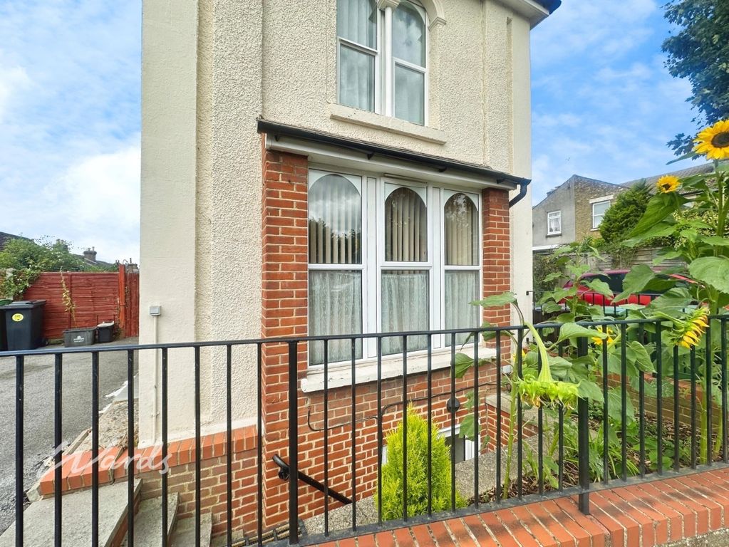Property photo 1 of 11 Front