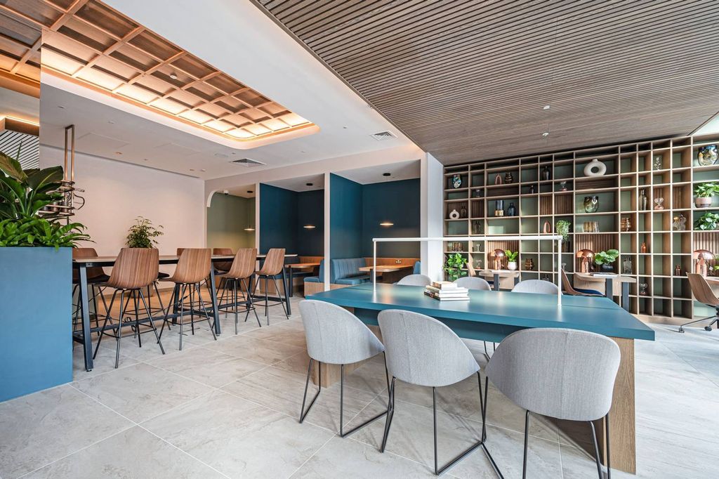 Property photo 2 of 22