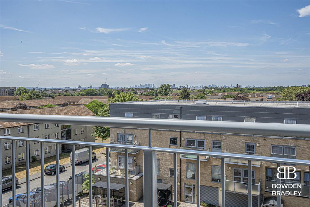 Property photo 2 of 13 Balcony