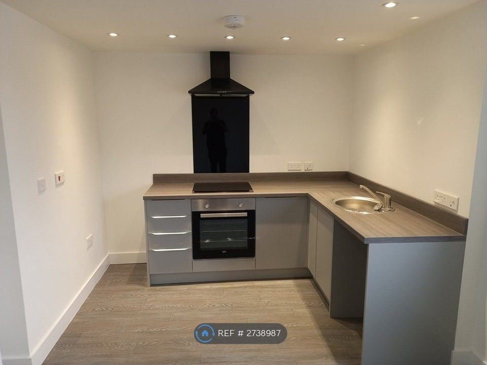 Property photo 1 of 7 Kitchen