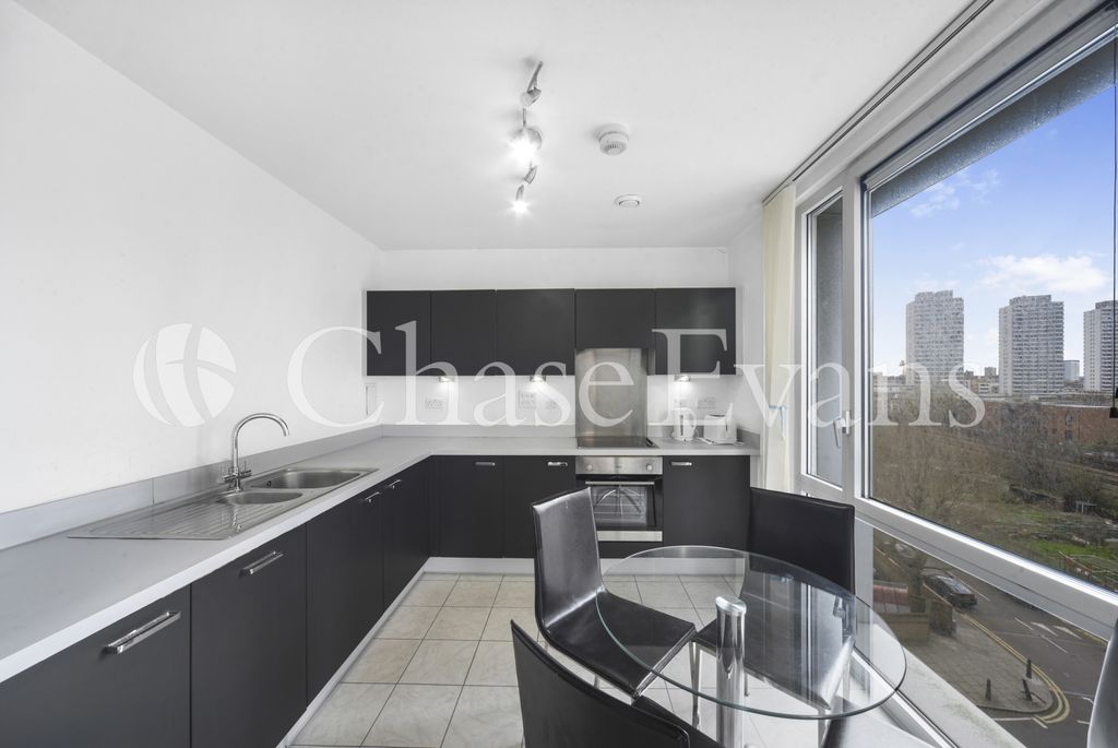 Property photo 2 of 14 Kitchen