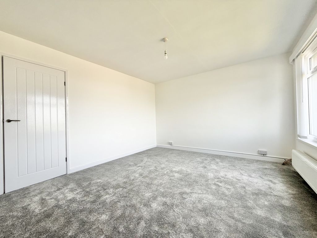 Property photo 3 of 18 Photo 4