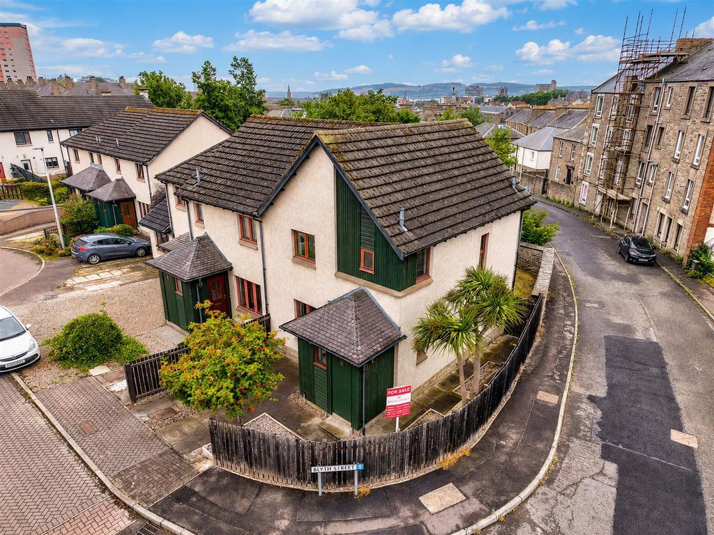 Property photo 2 of 19 31 Blyth Street Dundee-2.Jpg