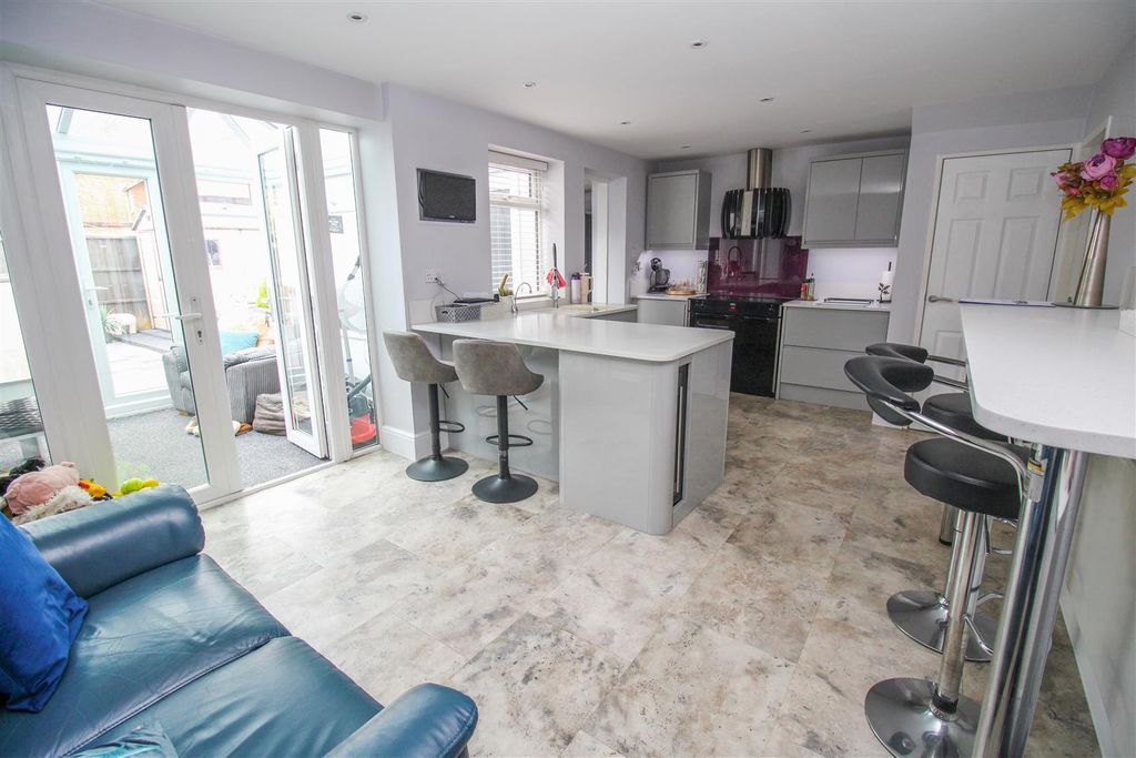 Property photo 2 of 16 Img_8087.Jpg