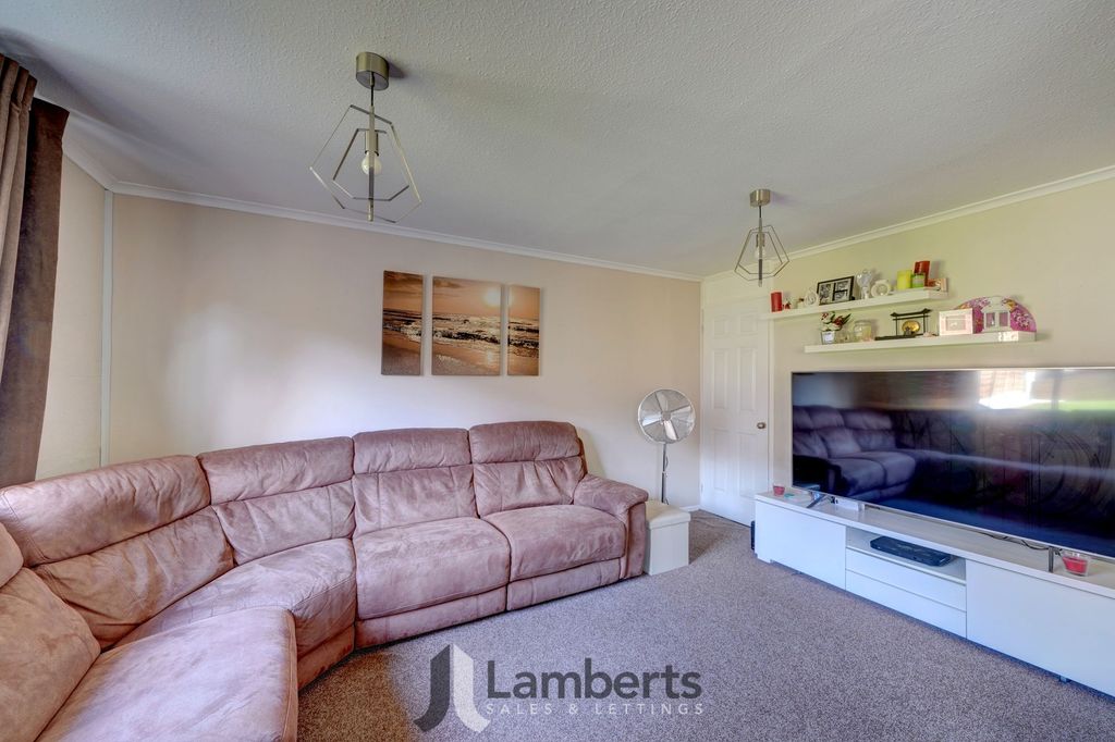 Property photo 3 of 18 Lounge/Dining Room