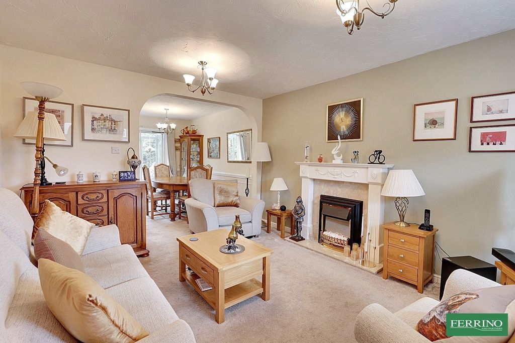 Property photo 2 of 24 Sitting Room