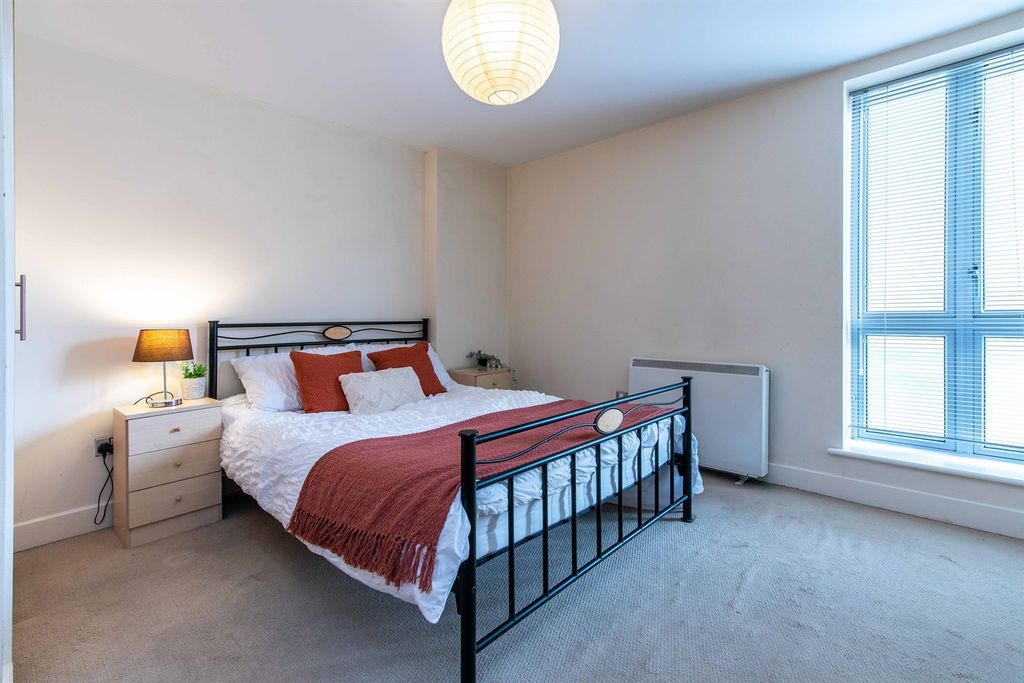 Property photo 1 of 15 (Main)