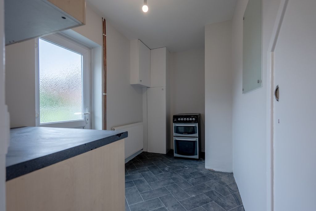 Property photo 3 of 11 4801883