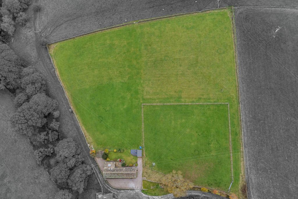 Property photo 3 of 47