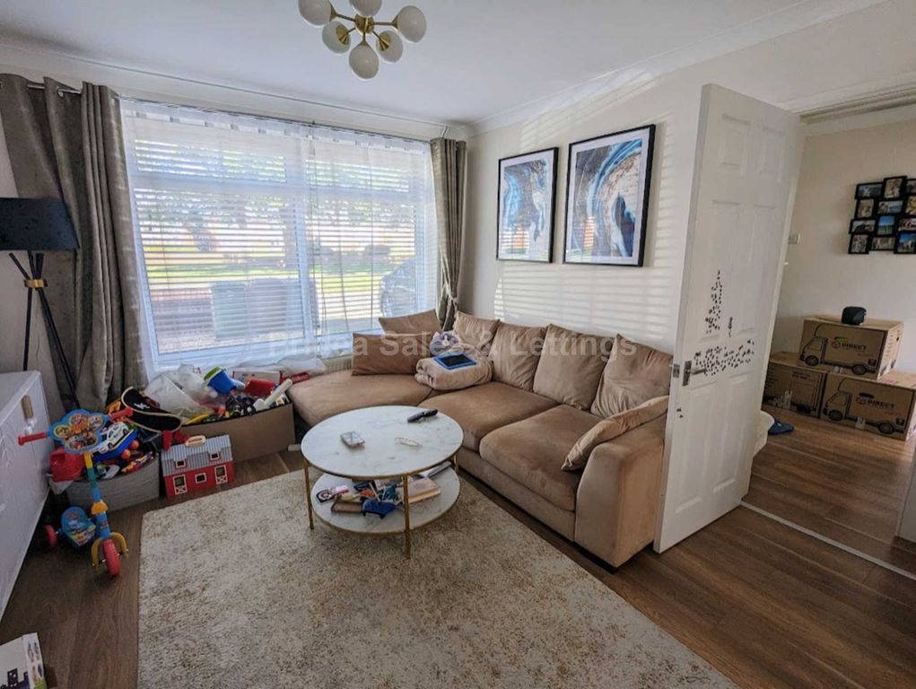 Property photo 3 of 11