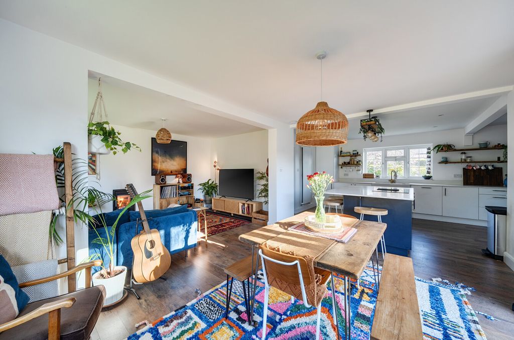 Property photo 2 of 22 1415823-10-69A956...