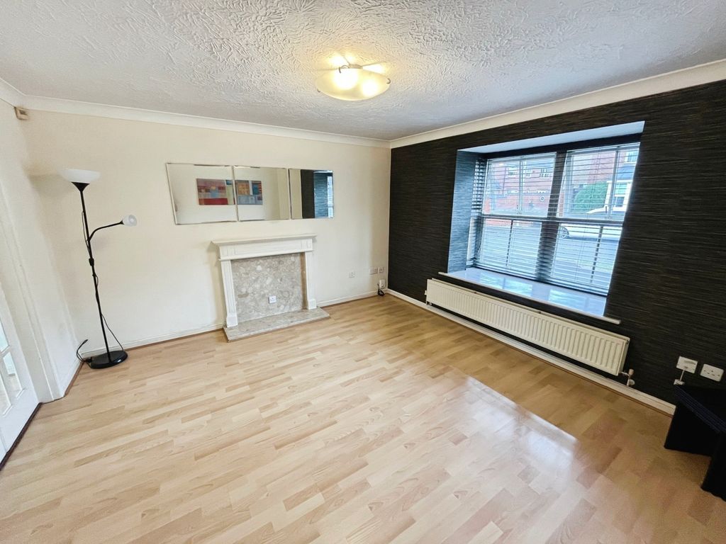 Property photo 2 of 17 Lounge