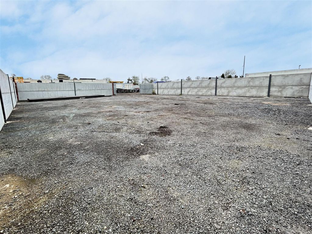 Property photo 3 of 3