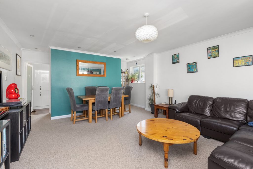 Property photo 3 of 13 4197746