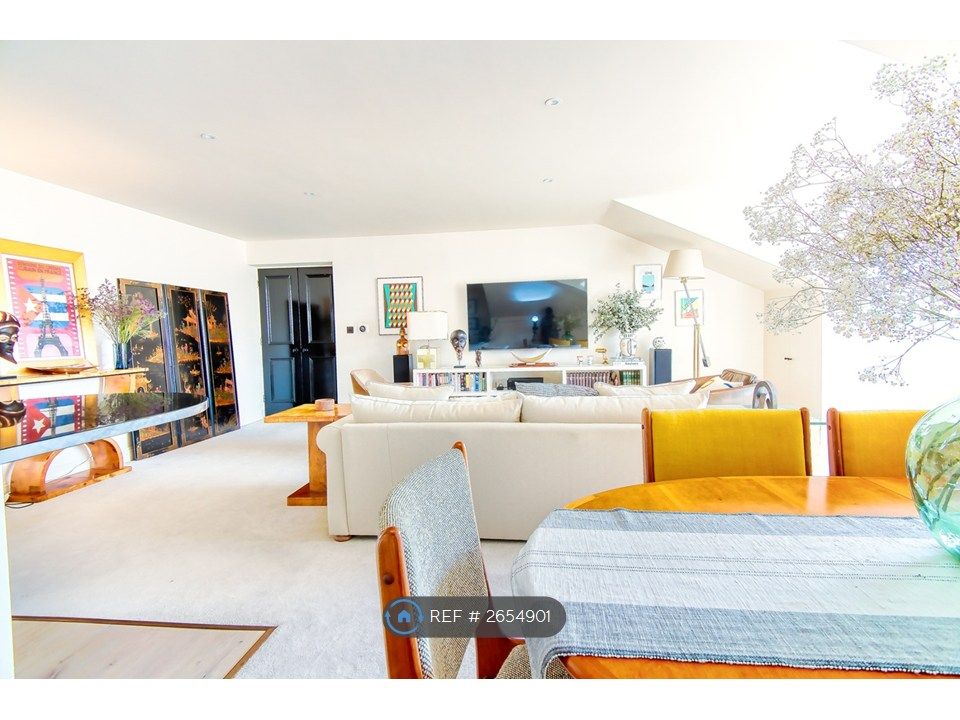 Property photo 2 of 17 Open Plan Living Room