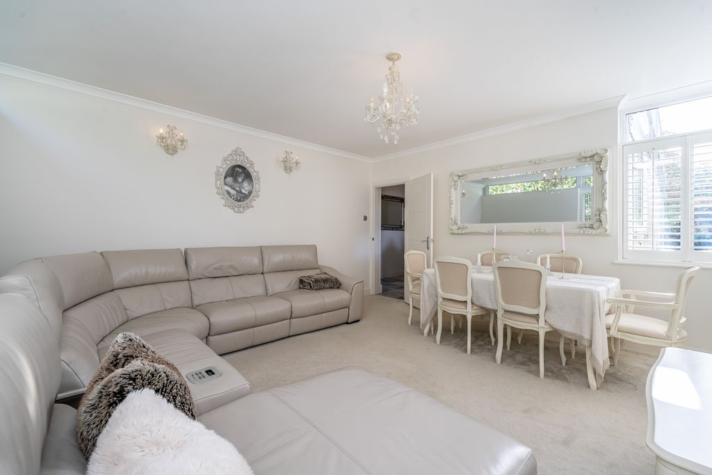 Property photo 3 of 14