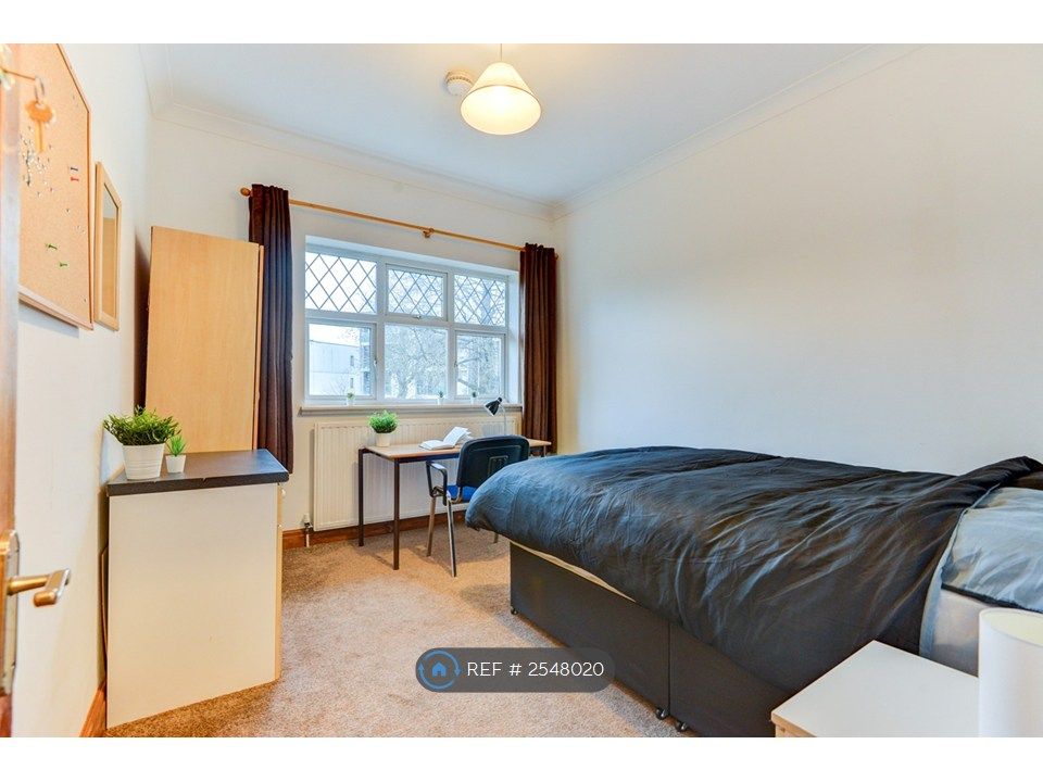 Property photo 2 of 15 Bedroom 10