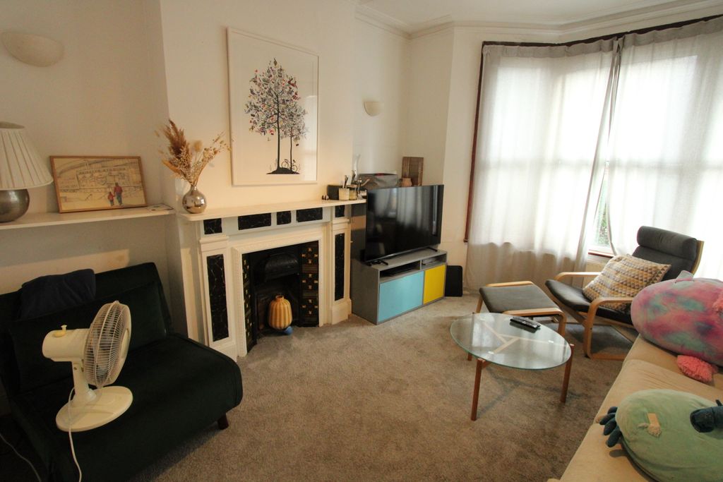 Property photo 2 of 26