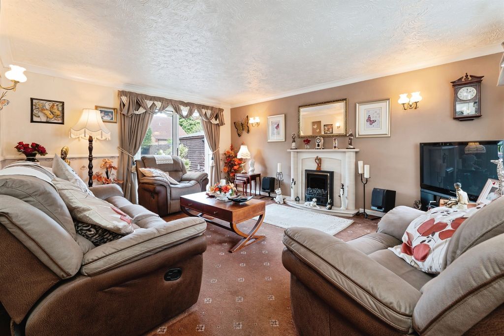 Property photo 2 of 17