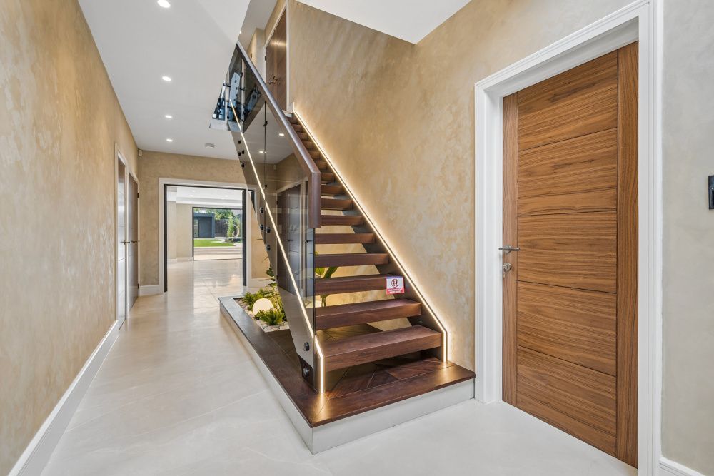 Property photo 2 of 25