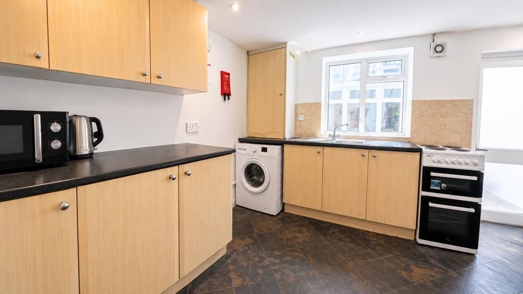Property photo 2 of 8 5395041