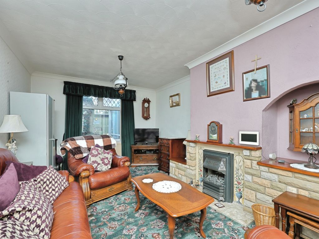 Property photo 2 of 20