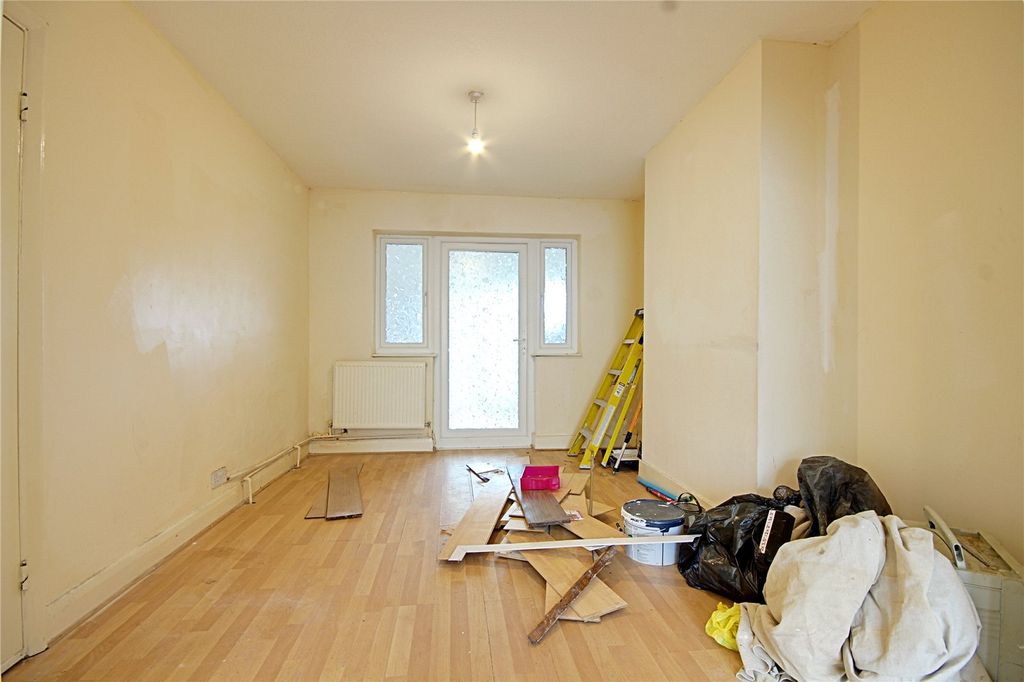 Property photo 3 of 10 Picture No. 02