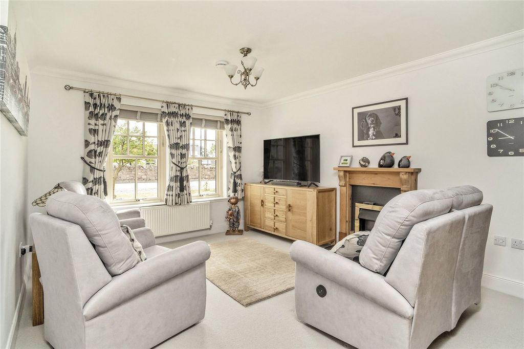 Property photo 3 of 42 Sitting Room