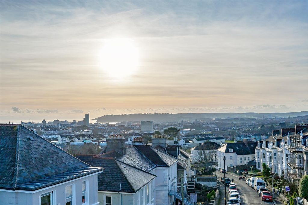 Property photo 1 of 19 View Hill Crest.Jpg