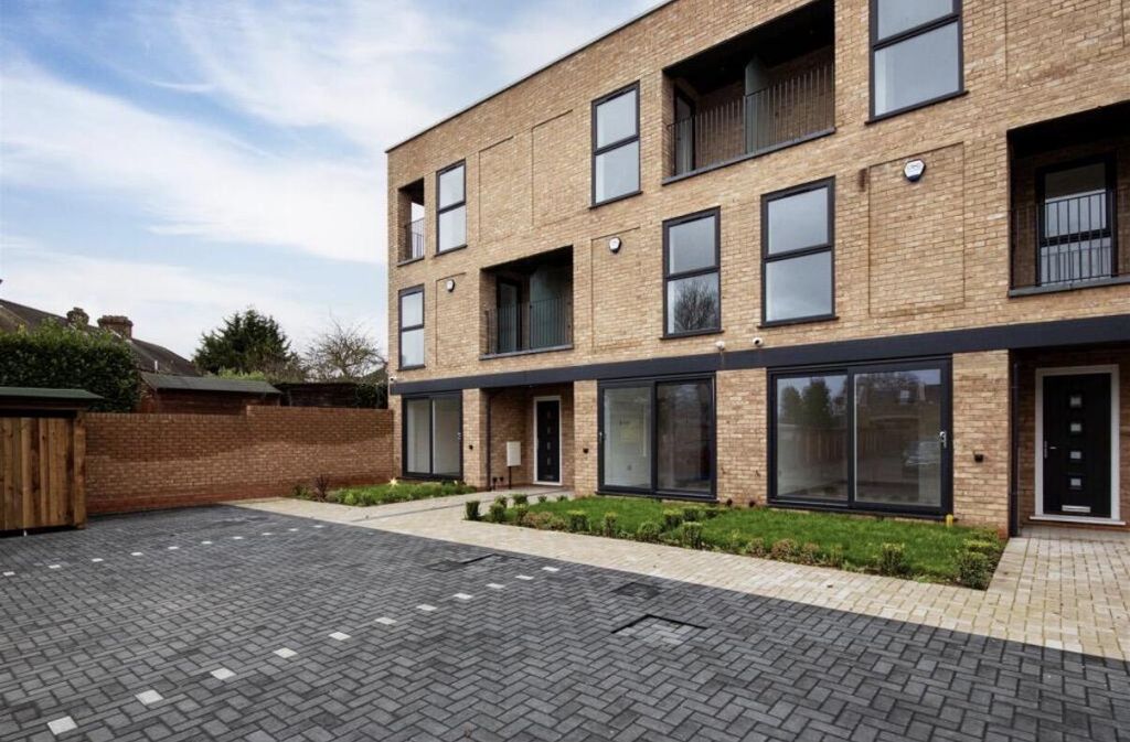 Property photo 1 of 22 Front (Exterior)