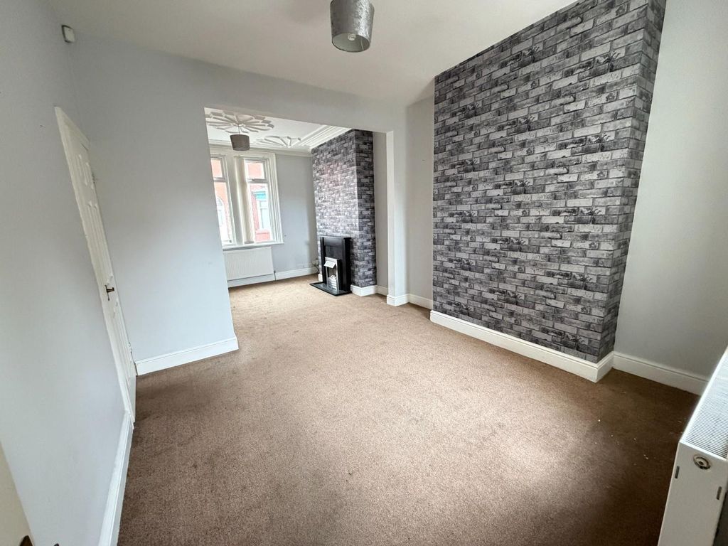 Property photo 3 of 10 Lounge & Dining Room