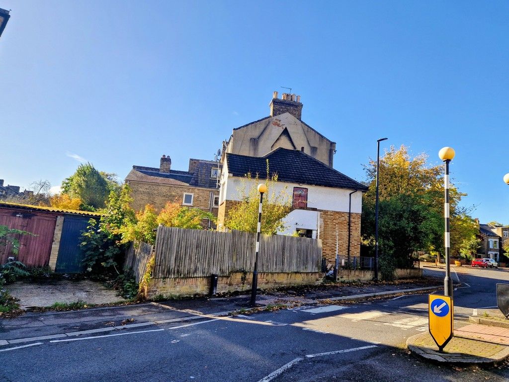 Property photo 3 of 4