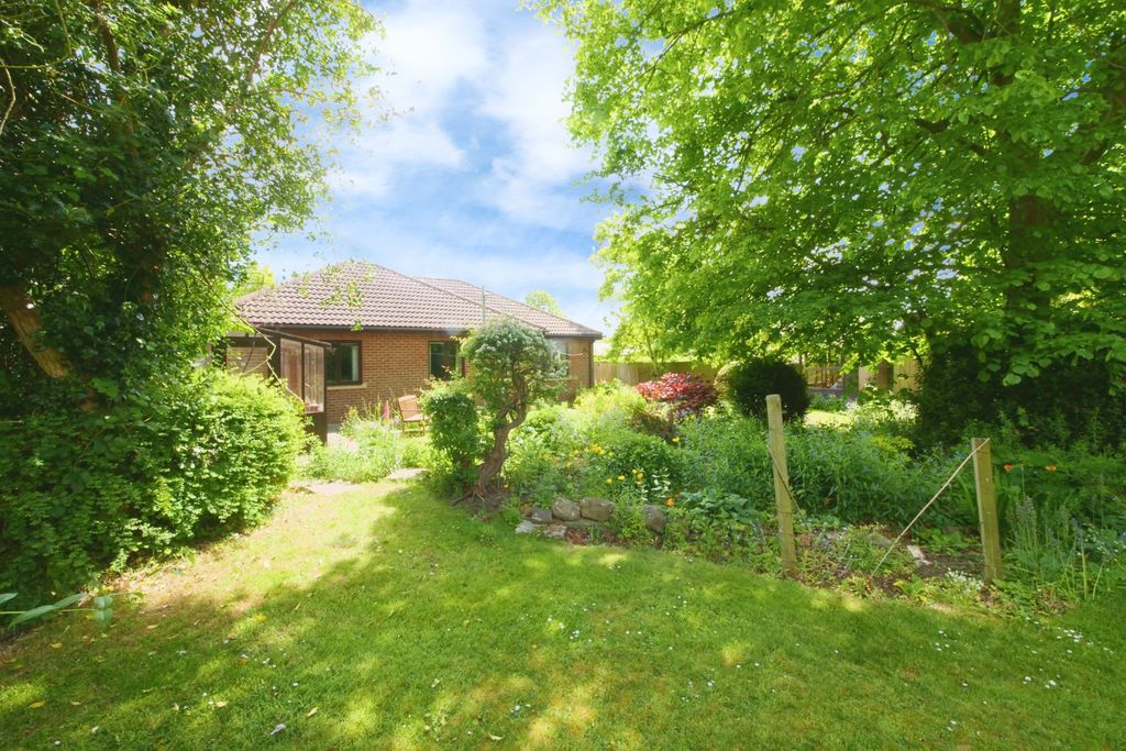 Property photo 3 of 20 Pnmb0595