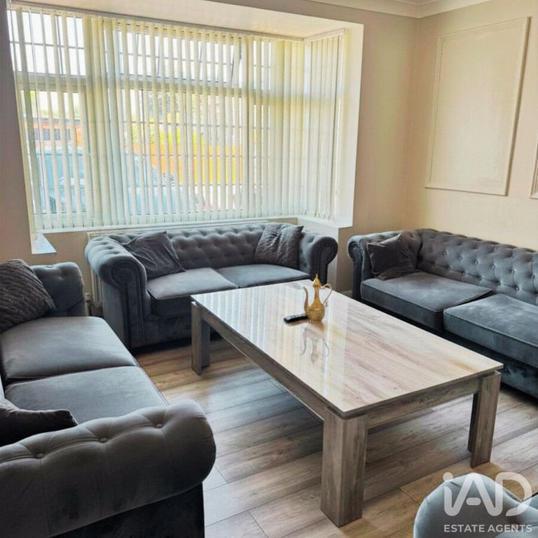 Property photo 2 of 21