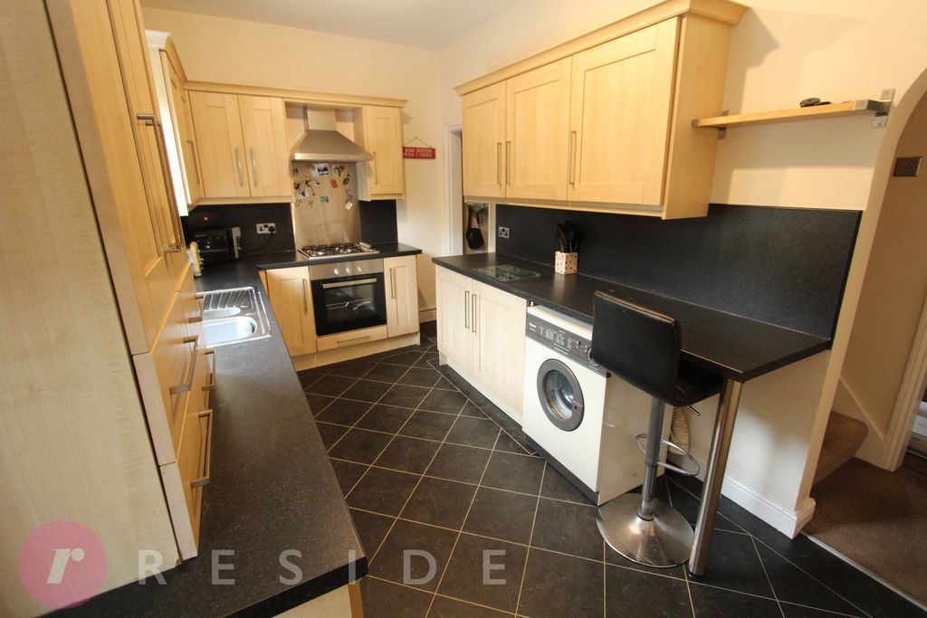 Property photo 3 of 11 Dining Kitchen