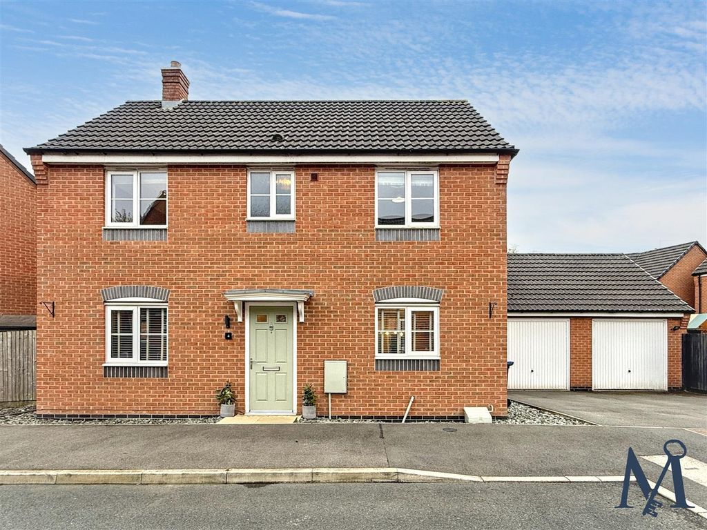 Property photo 1 of 21 Front Garden