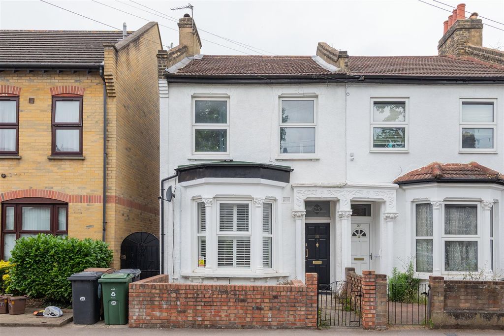 Property photo 1 of 25 Buckland Road E10