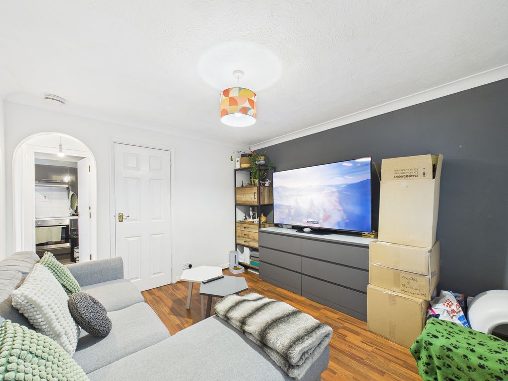 Property photo 3 of 6 Cam02841G0-Pr0052-Still004