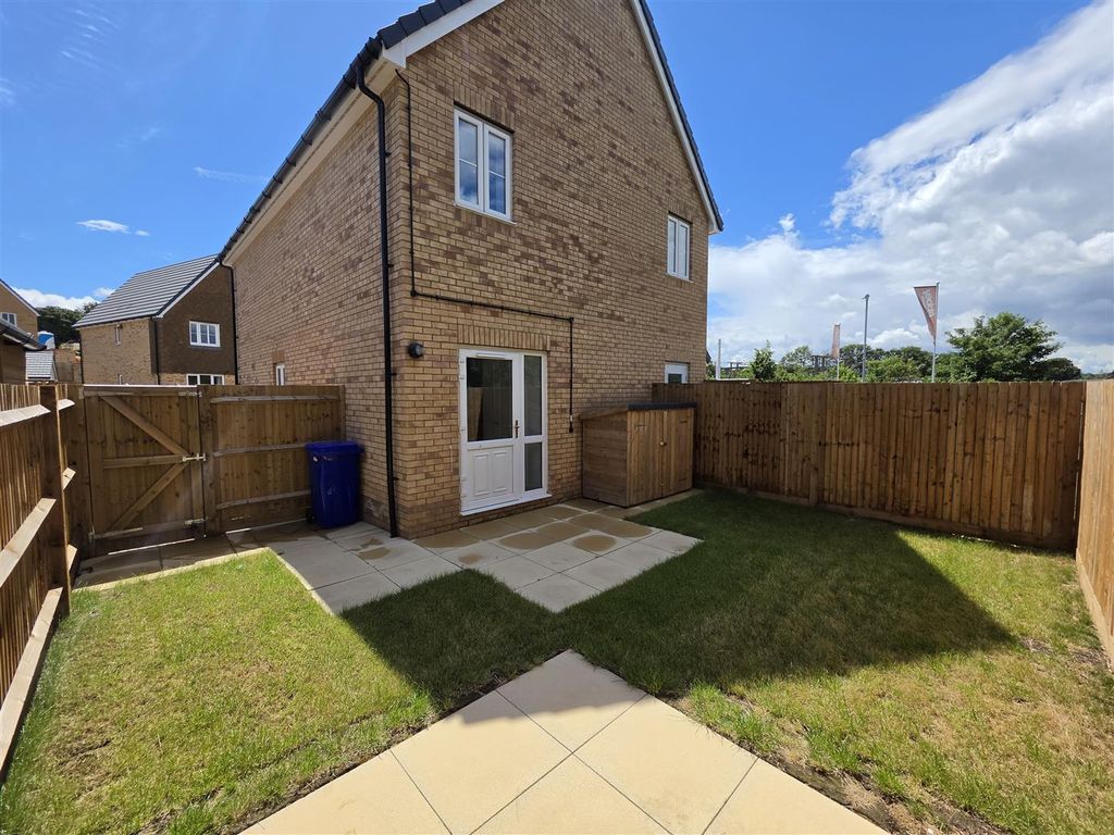 Property photo 2 of 11