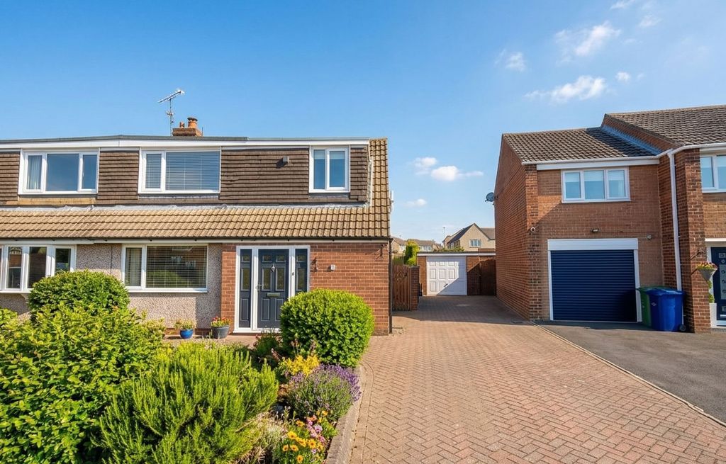 Property photo 1 of 12 External