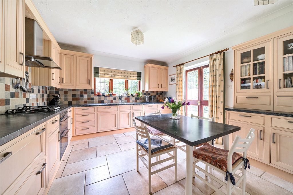 Property photo 3 of 13 Picture No. 10