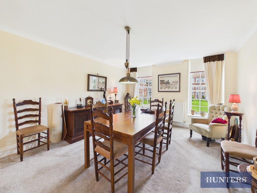 Property photo 3 of 16 Dining Area