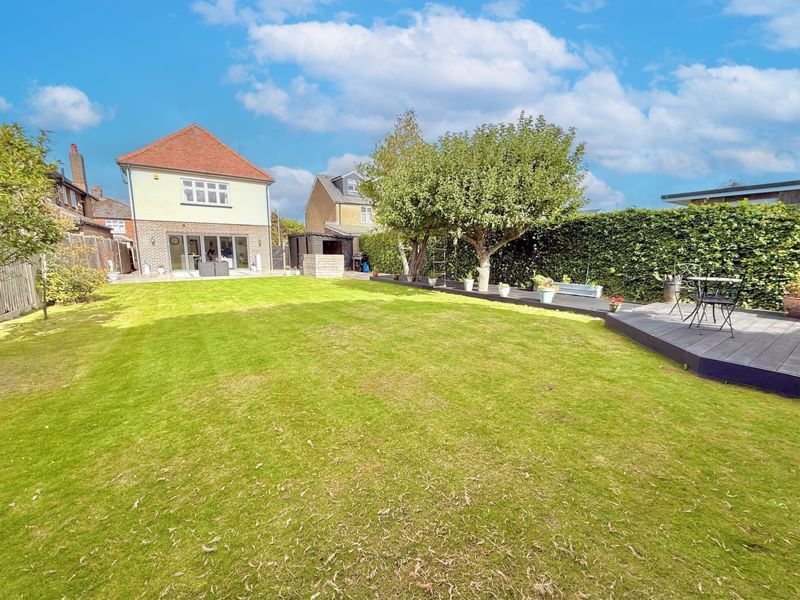 Property photo 2 of 26 Garden