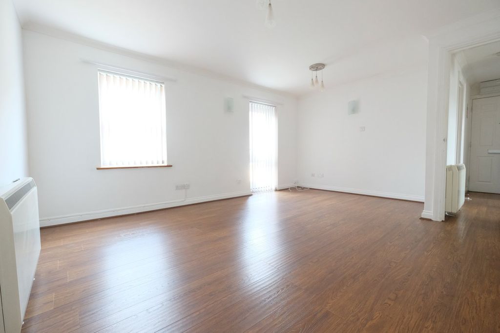 Property photo 3 of 8
