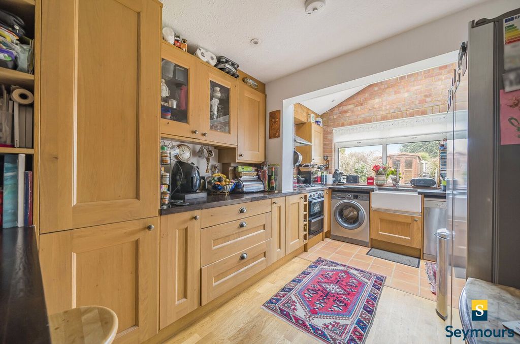 Property photo 3 of 16 Kitchen