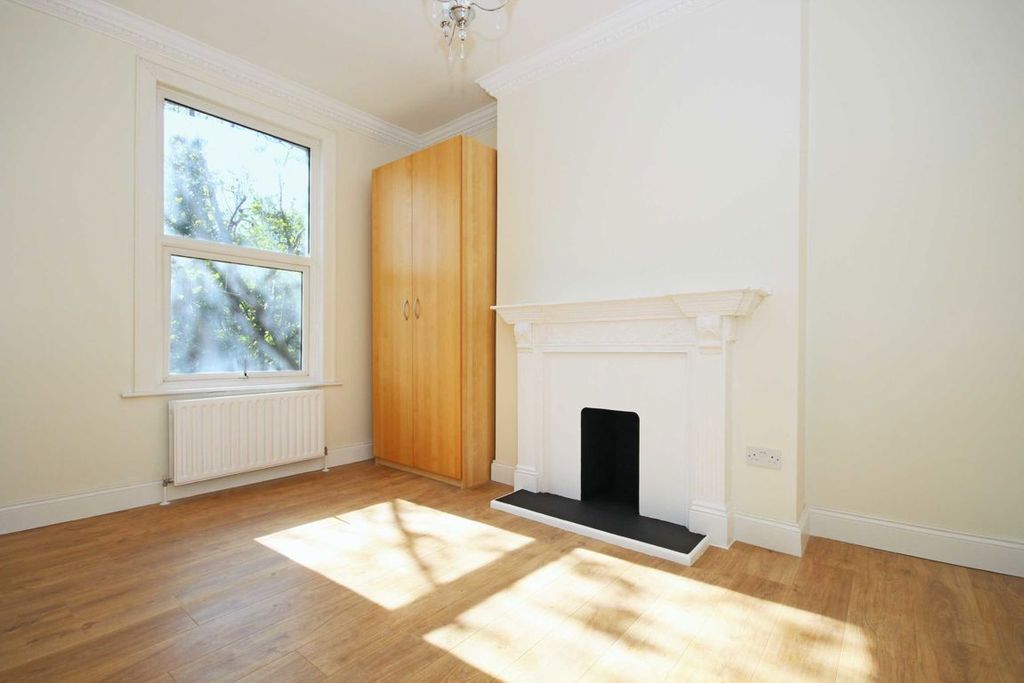 Property photo 2 of 3